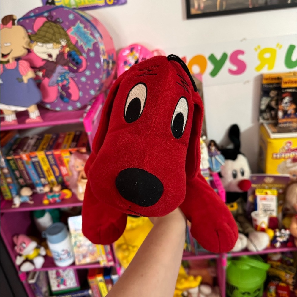 Clifford plush‎ 2011
